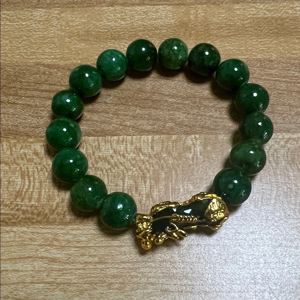 #069**Unisex Elegant Green & Multicolor Beaded Dragon Bracelet.